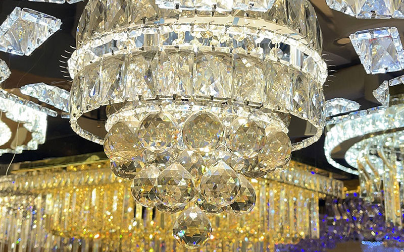 چرا لوستر کریستالی با طراحی کلاسیک؟